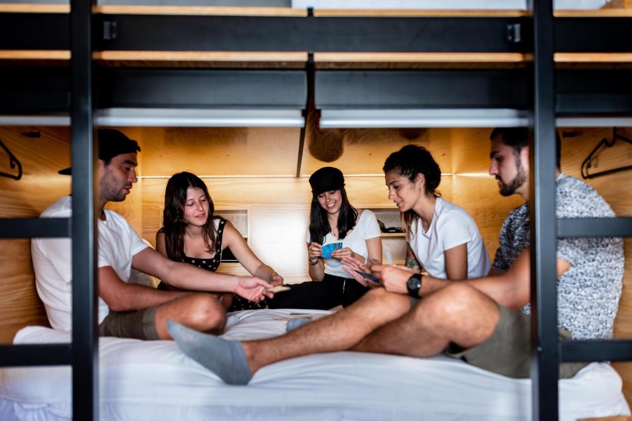 Gig Capsule Hostel Ericeira Eksteriør billede